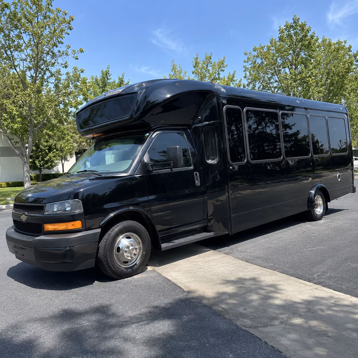 chino 15 passenger party bus